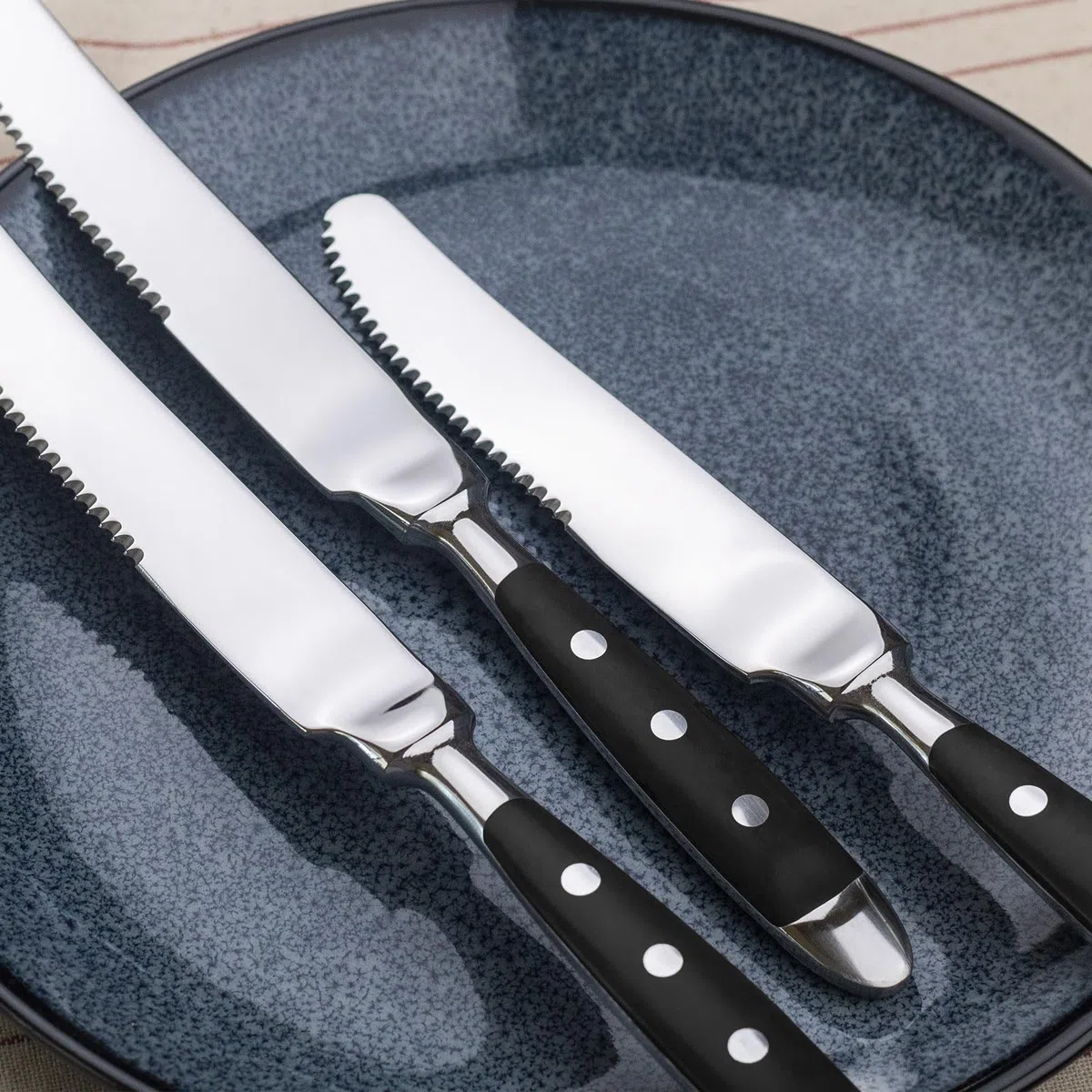 Alata Steakmesser Set 6 Stück,Küchen Steakbesteck Messer set,Scharfe Pizzamesser, Schwarzen Griffen,Edelstahl poliert,Wellenschliff,für Haushalte das Esszimmer, Serie Berlin