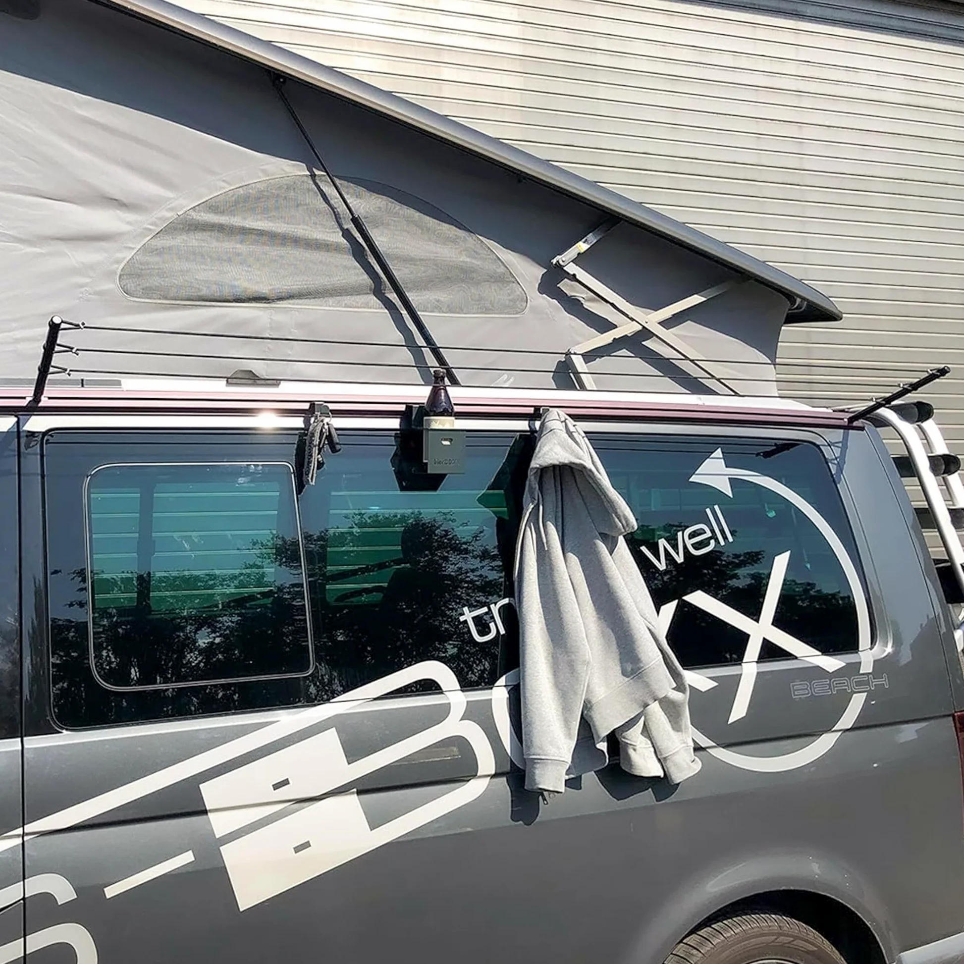 Bus-Boxx Wäscheleine für Kederschiene – Camping Wäscheleine, 5 m, Nylon, passend für VW T5, T6, T6.1 California (Beach/Coast/Ocean)