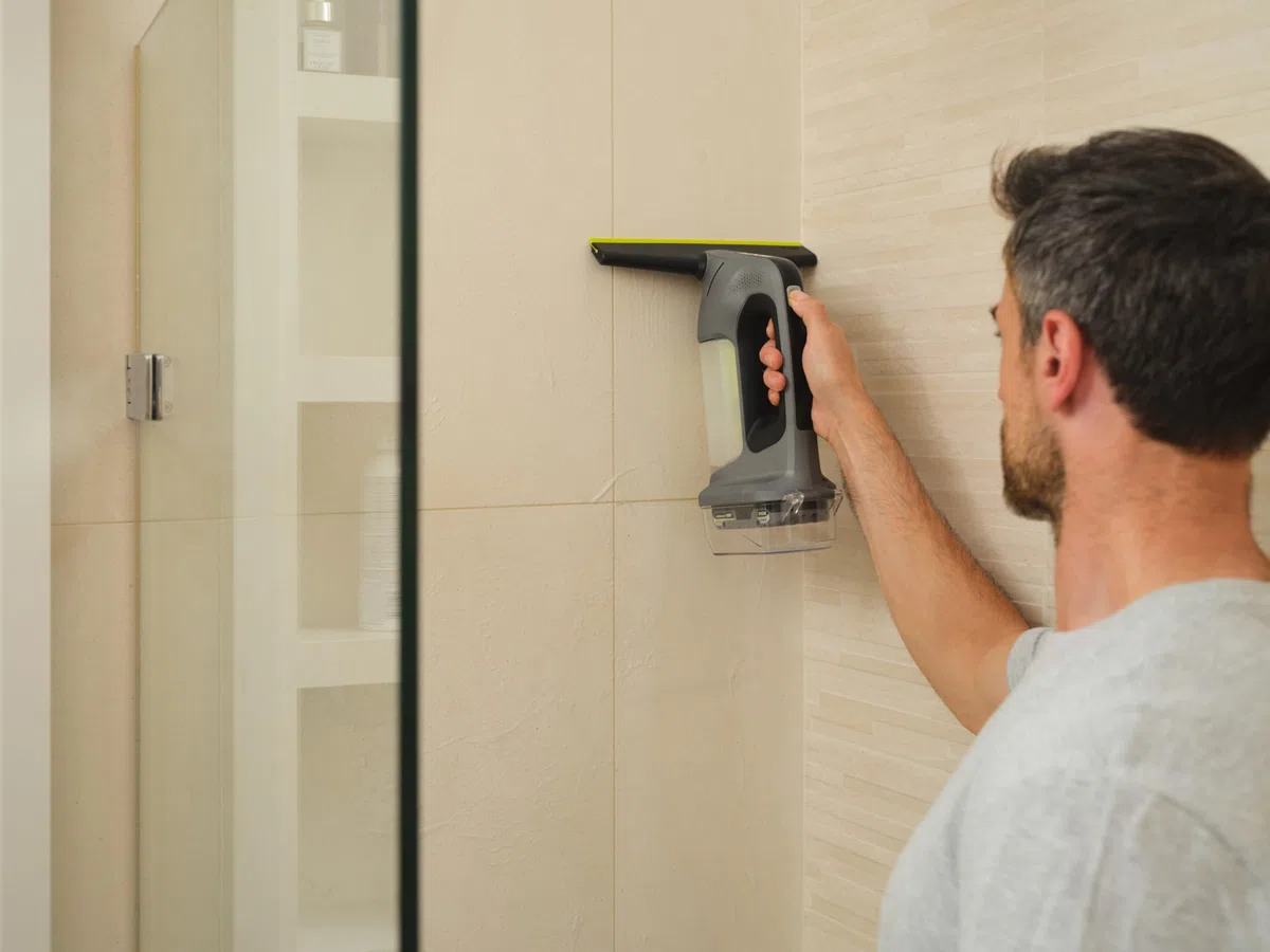 RYOBI 18 V ONE+ Akku-Fenstersauger RWV18-0, inkl. Sprühflasche und Mikrofasertuch,ohne Akku und Ladegerät