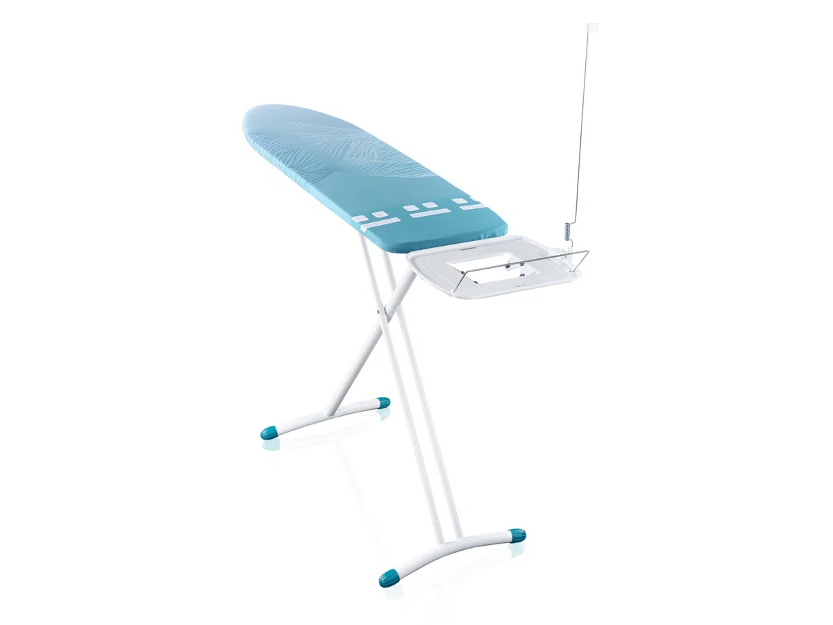 Leifheit Bügeltisch Air Board Express L Solid, Bügelfläche 130 x 38 cm, Bügelbrett höhenverstellbar 76 - 100 cm, geeignet für Dampfstationen, perforierte Baumwolle, aus Spezial-Kunststoff