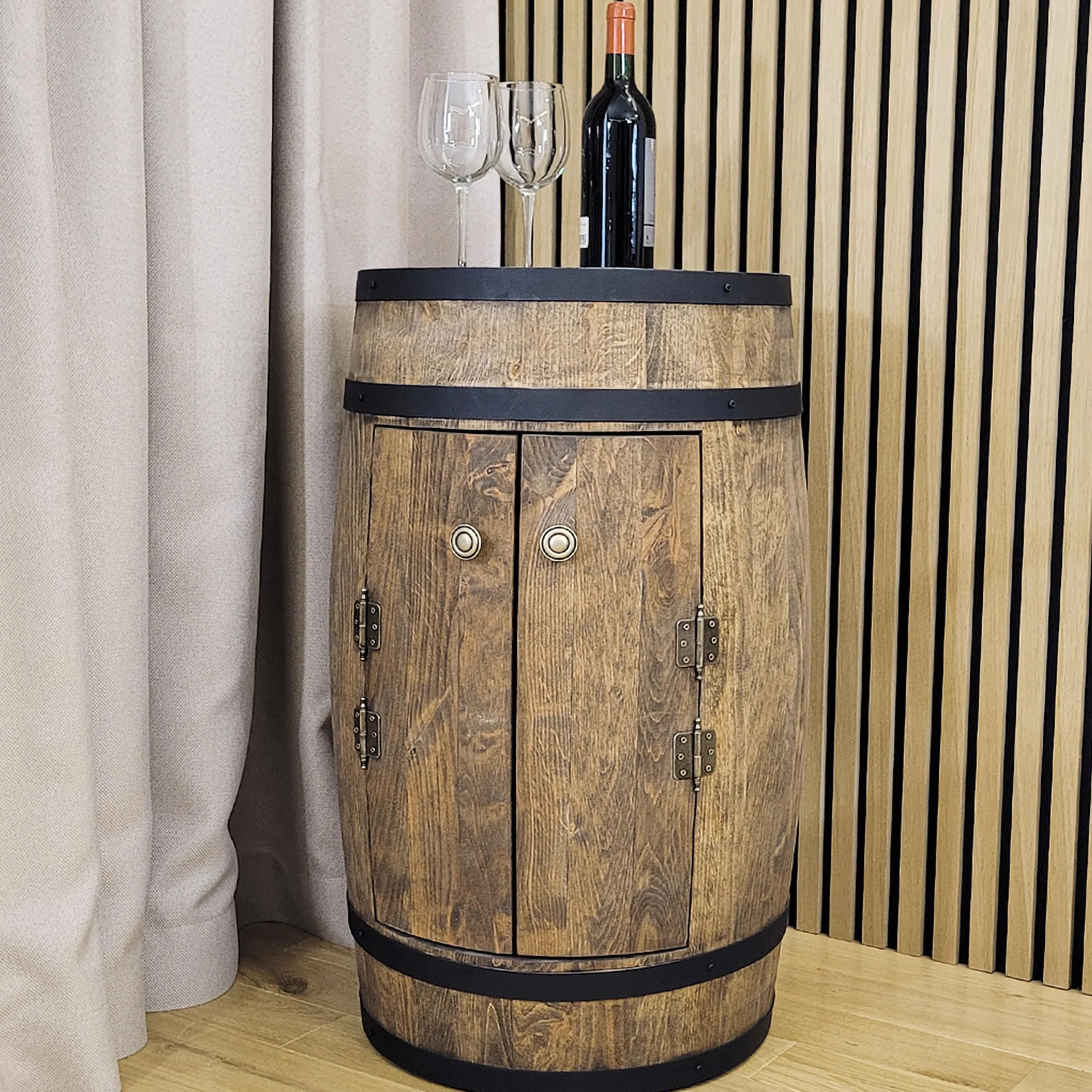 Fassbar mit 2 Türen und LED Beleuchtung, Holzfass 80x50cm Weinfass - Barschränk handgemacht Flaschenregal Hausbar vintage theke bar wand holzregal whisky Wein Bier - Bartisch Geschenk für Männer