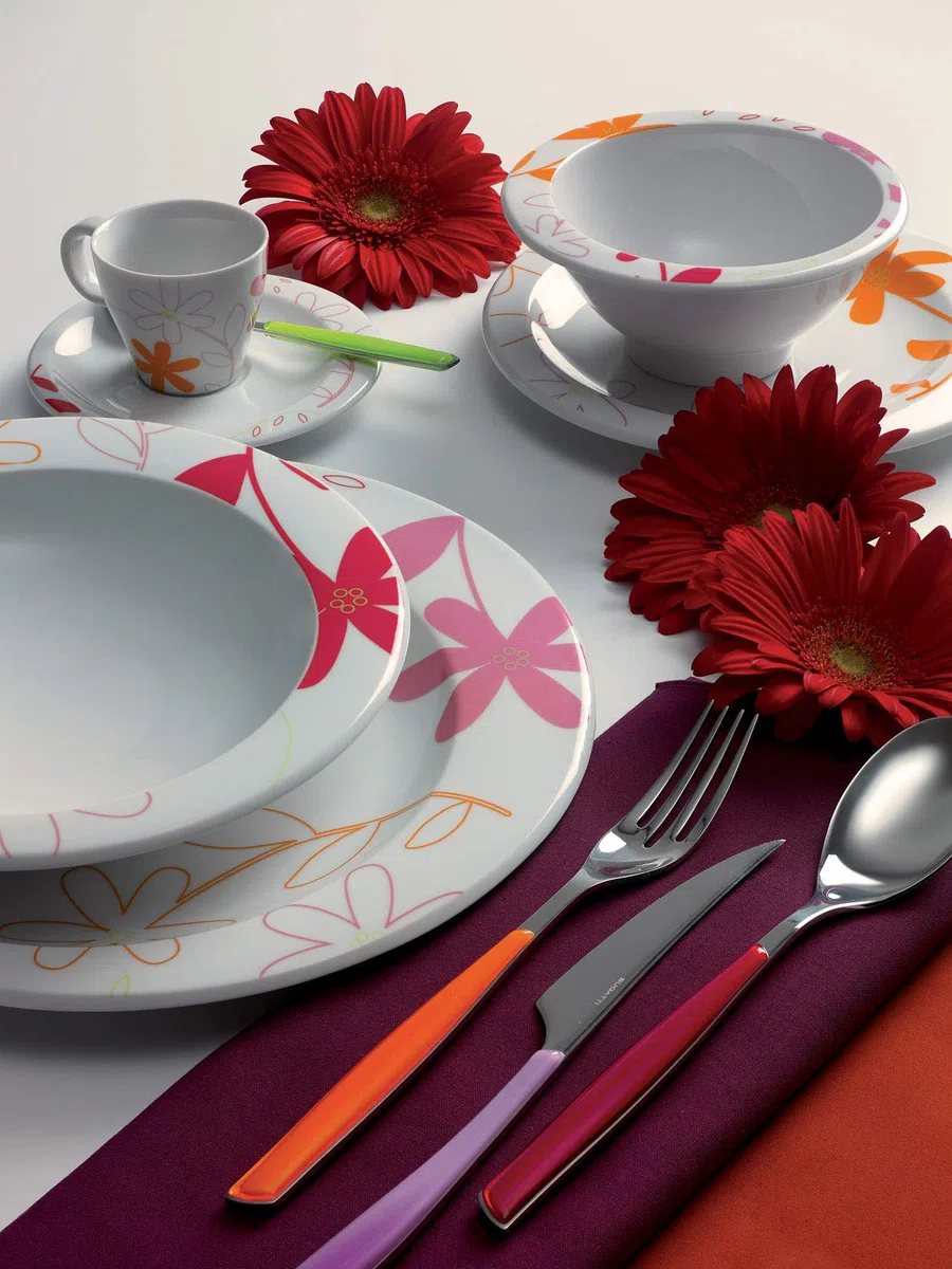 BUGATTI, Glamour, 24-teiliges Besteckset aus Edelstahl 18/10 und Griff Blue Night. 6-Personen-Besteckset bestehend aus 6 Löffeln, 6 Gabeln, 6 Messern und 6 Kaffeelöffeln