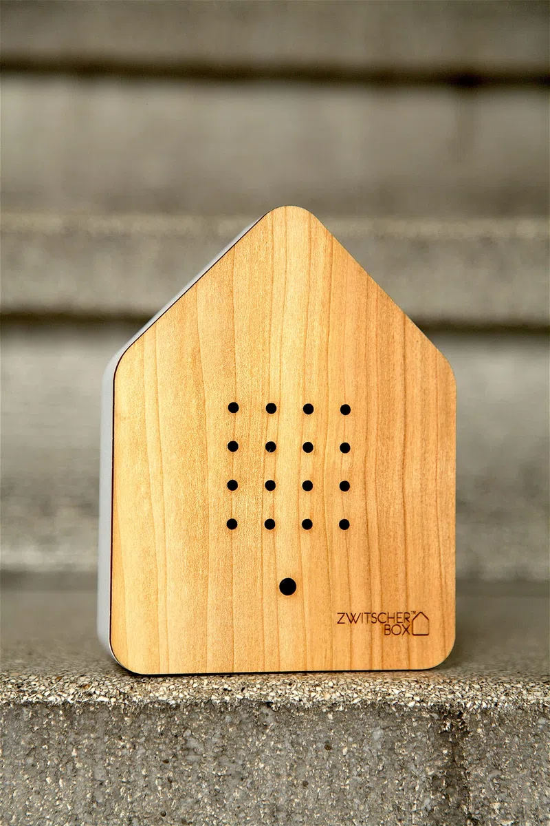 RELAXOUND Zwitscherbox DAS ORIGINAL (Oak, Eiche, Holz) Vogelgesang Naturgeräusche Waldatmosphäre Soundbox Vogelzwitschern Bewegungsmelder