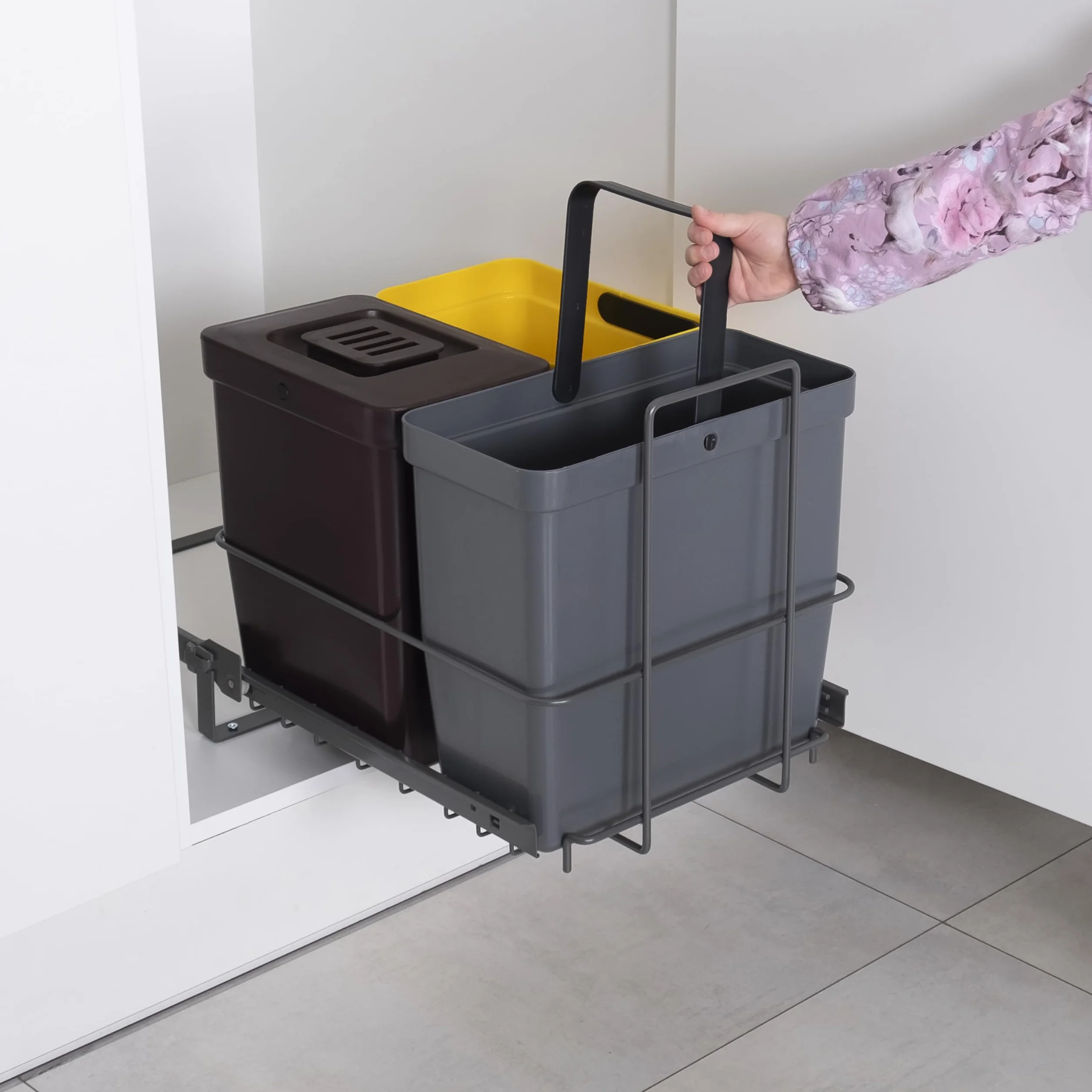LM 64/3a Einbau Mülleimer ausziehbar mit 3 Abfalleimer (1x11L, 2x8L) in Farben anthrazitgrau, gelb, braun - Trio Mülltrennsystem für die Küche Unterschrank- anthrazit 32,8 x 43,3 x 35,4cm