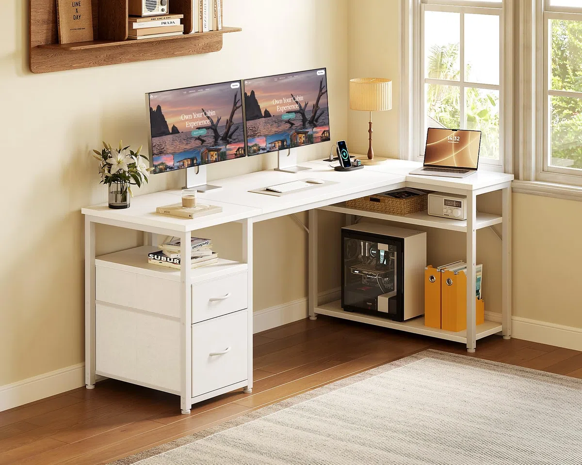 Coleshome Schreibtisch mit 2 Schubladen und Regal, 140×80 cm Eckschreibtisch mit Stauraum und Steckdose, Umkehrbarer Gaming Tisch für Homeoffice & Familienecke, Weiß
