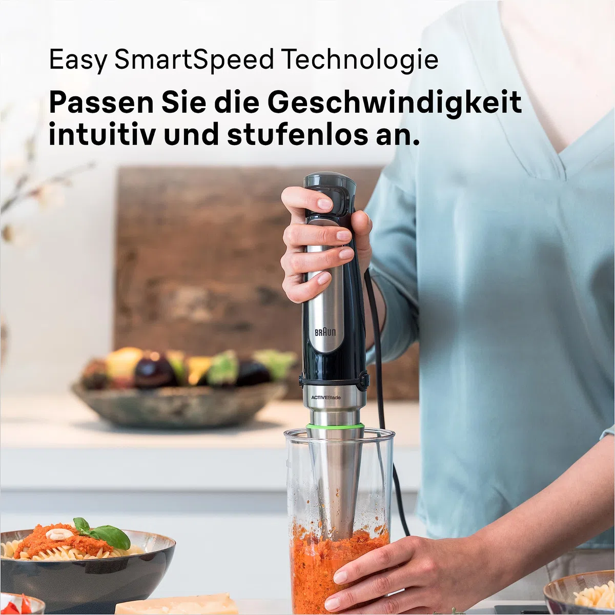 Braun MultiQuick 7 - Stabmixer mit SplashControl-Technologie, ActiveBlade System, Präzise Geschwindigkeitsregelung, 1,25L Standmixer, Zerkleinerer, Schneebesen, 600 ml Becher, 1000W, Schwarz (MQ7045X)