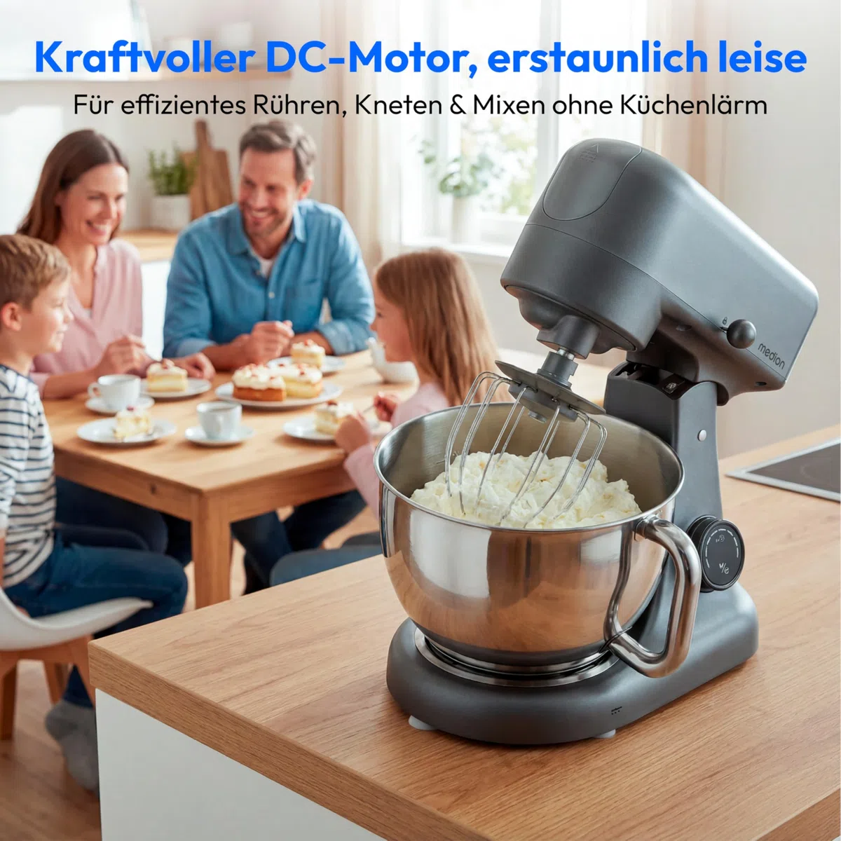 MEDION Küchenmaschine (Fleischwolf, 4,6 Liter Edelstahlschüssel, leiser Gleichstrommotor, 800 Watt, Reiben Raspeln Schneiden, Digitales Sensor Touch Display, Knetmaschine, Teigmaschine, MD12600) titan