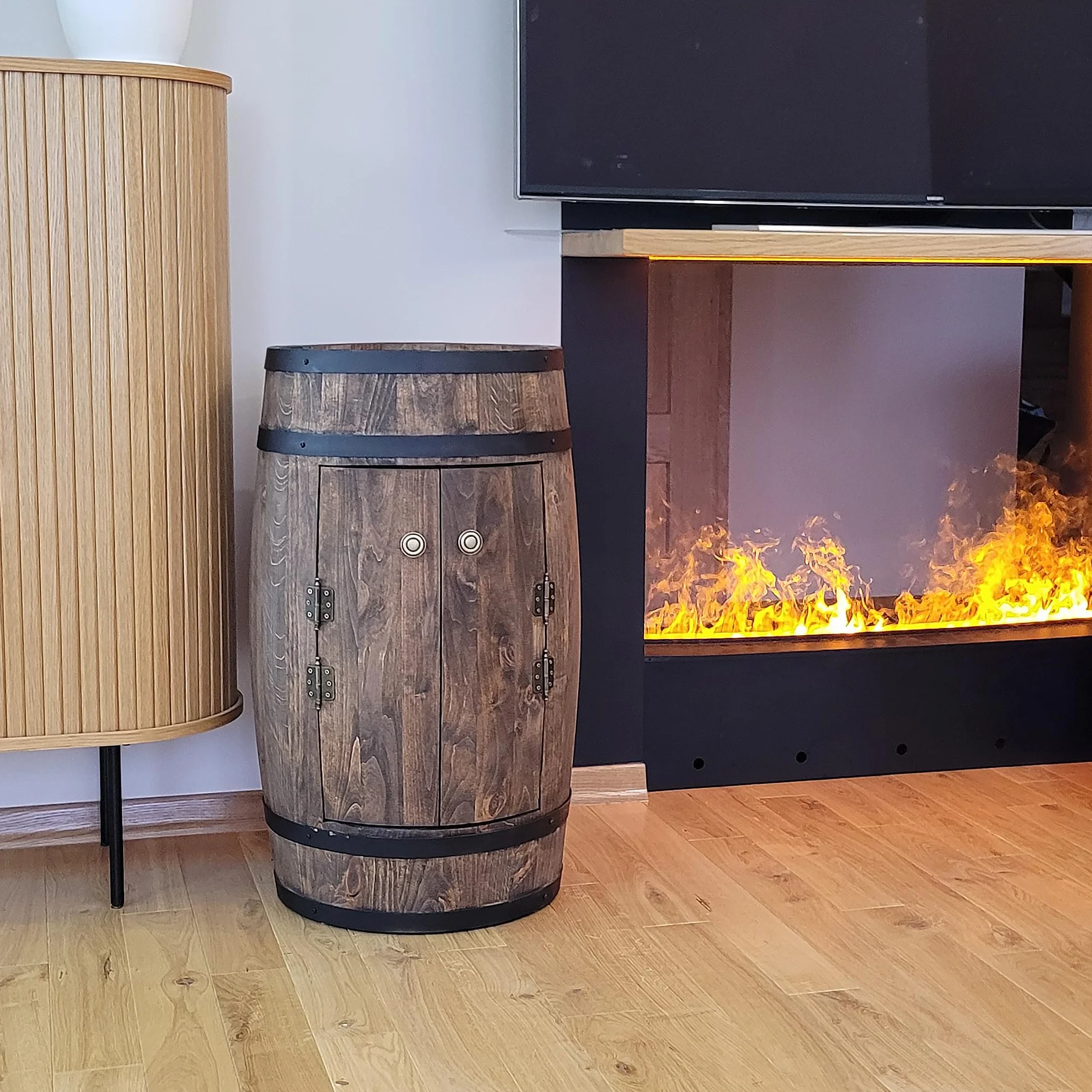 Fassbar mit 2 Türen und LED Beleuchtung, Holzfass 80x50cm Weinfass - Barschränk handgemacht Flaschenregal Hausbar vintage theke bar wand holzregal whisky Wein Bier - Bartisch Geschenk für Männer