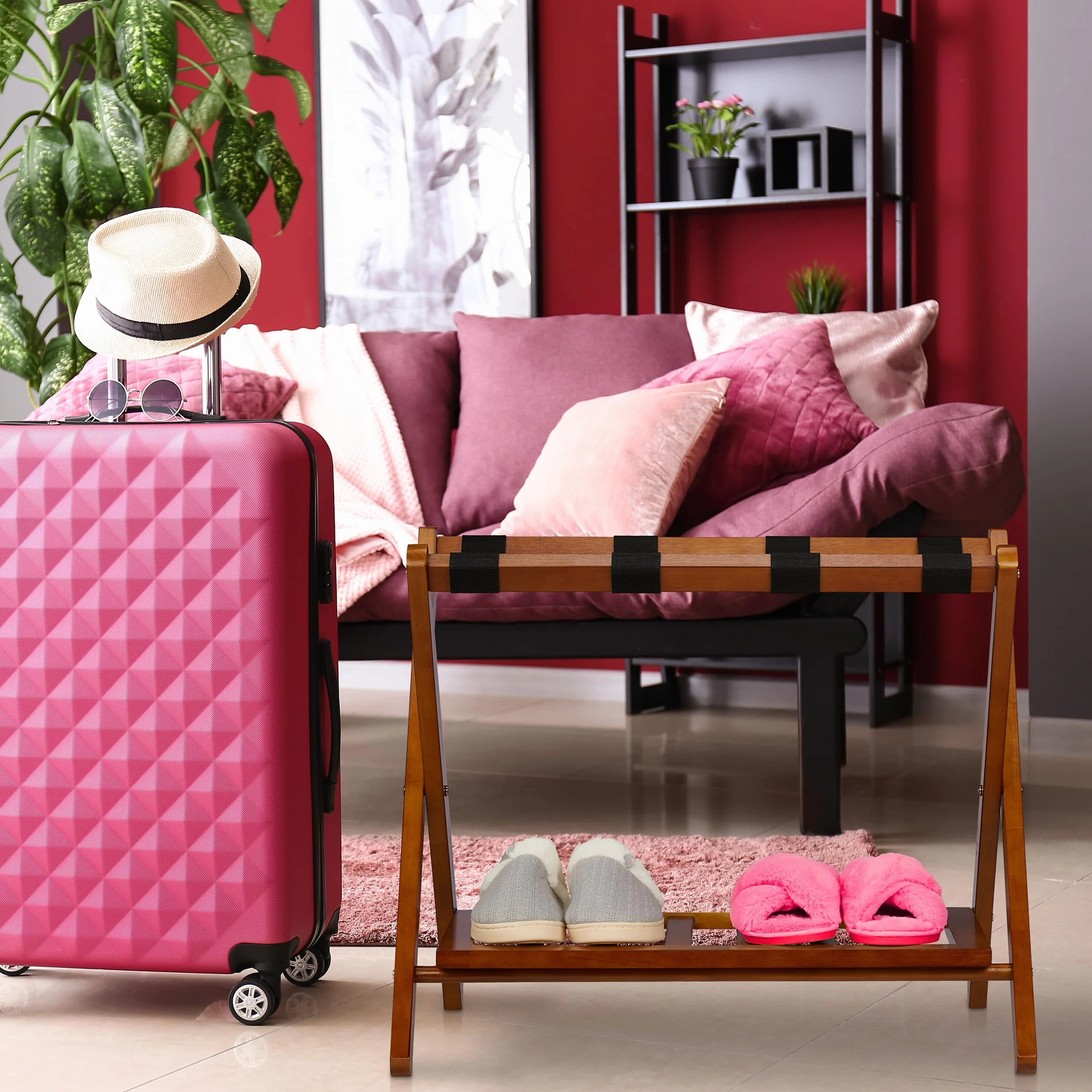 Relaxdays Kofferständer klappbar, 2er Set, Holz, H x B x T: 54 x 66 x 45 cm, 2 Ablagen, Kofferaufbewahrung Hotel, Natur