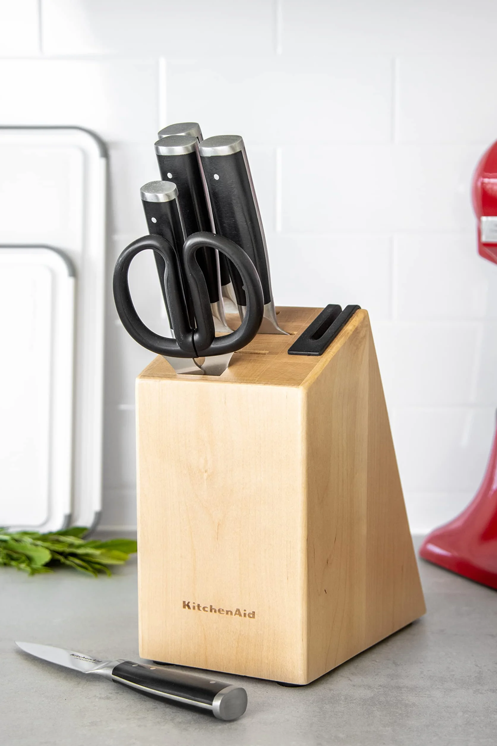 KitchenAid Gourmet 6-teiliges Messerblock-Set, schwarze Griffe, japanischer Stahl – 5 Messer, Schere & Schleifgerät